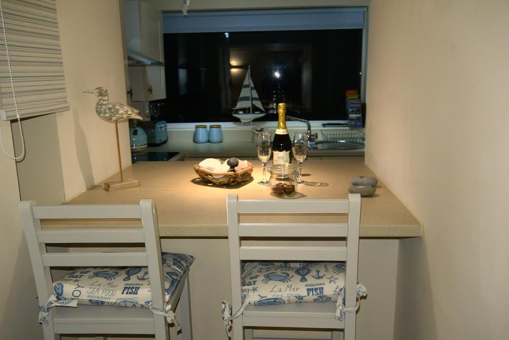 Superb Cintra Beachside Apartments Llandudno Luaran gambar