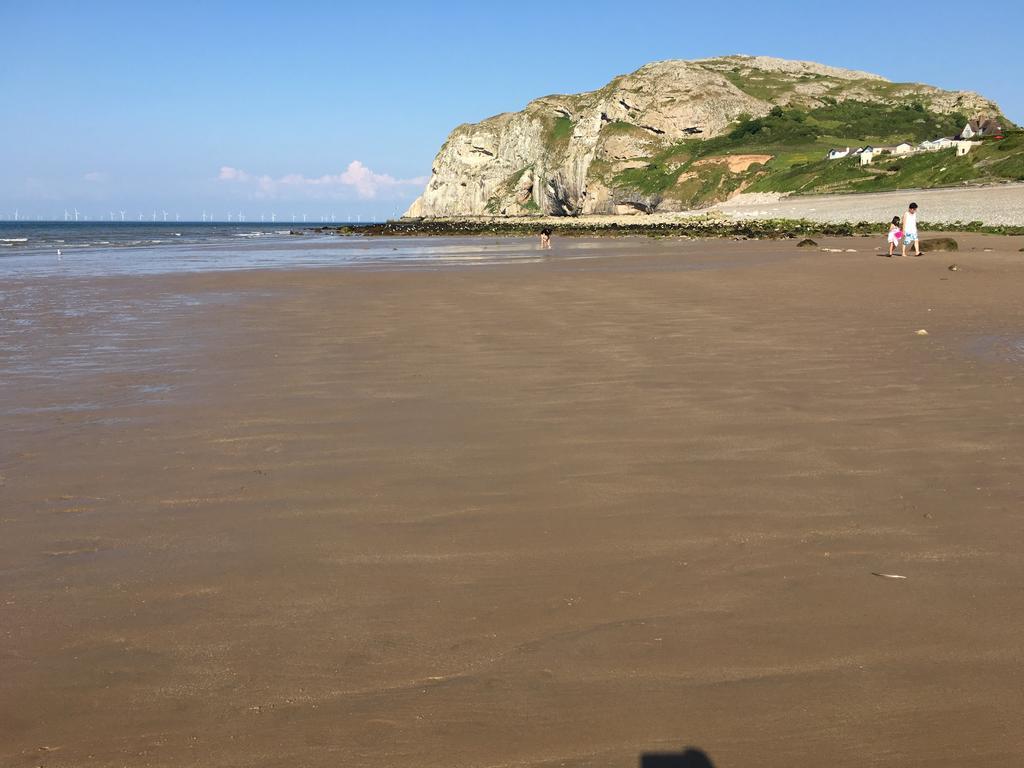 Superb Cintra Beachside Apartments Llandudno Luaran gambar
