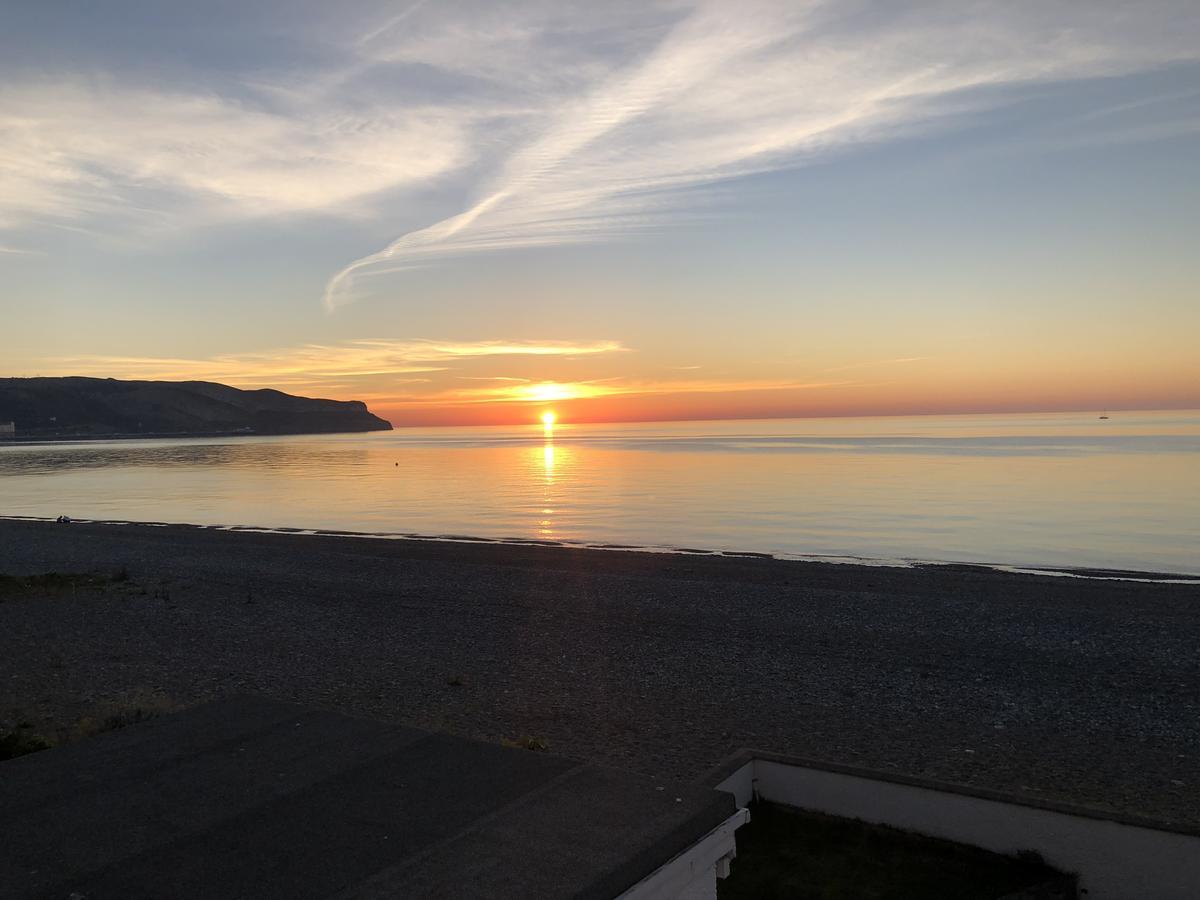 Superb Cintra Beachside Apartments Llandudno Luaran gambar